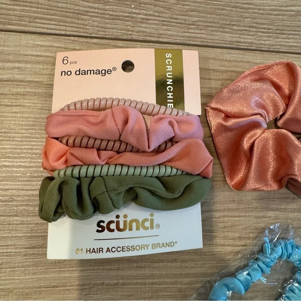 NWT Scunci Hair Accessories Scrunchie Bundle